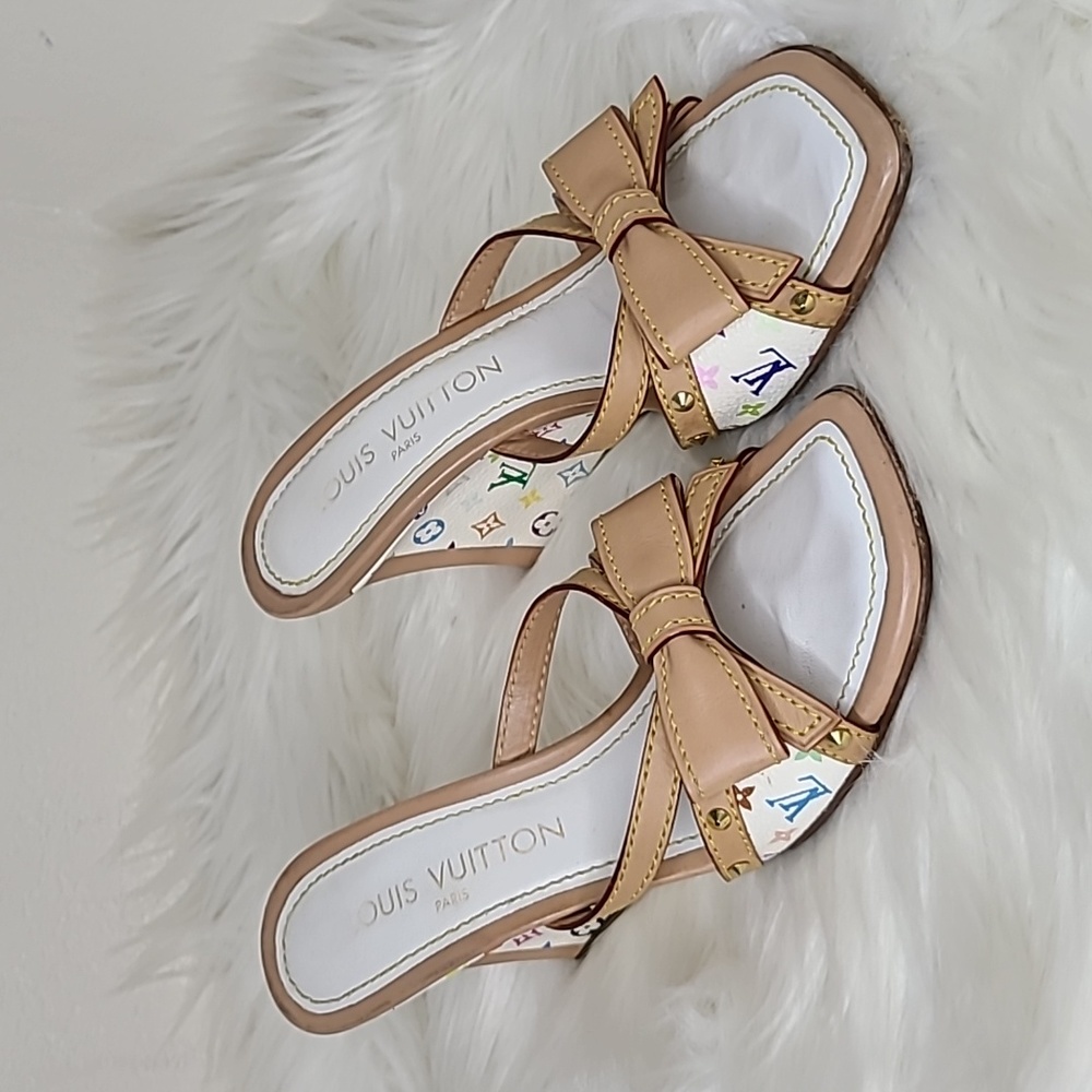 💯Authentic Louis Vuitton Wedge  Size 35🍀